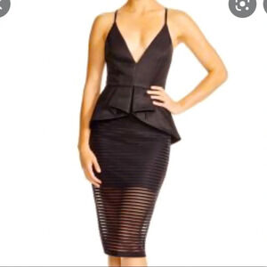 Mustard seed v-neck mesh skirt peplum midi dress. Size M